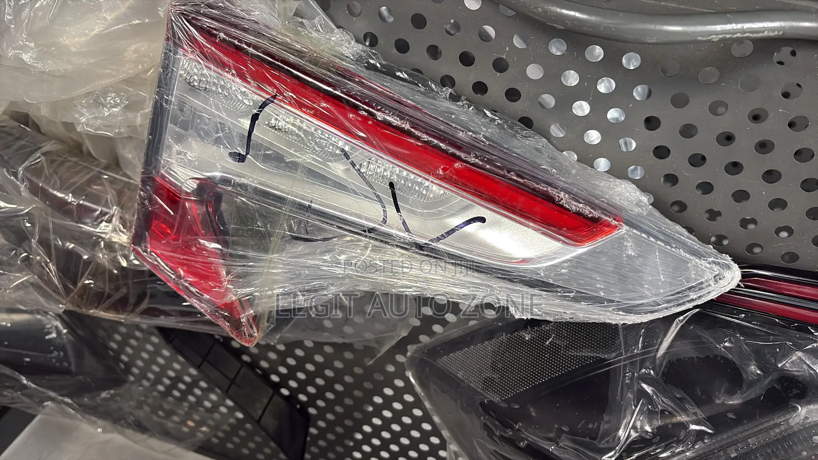Acura RDX 2018,2019,2020,2021, Boot Light Available