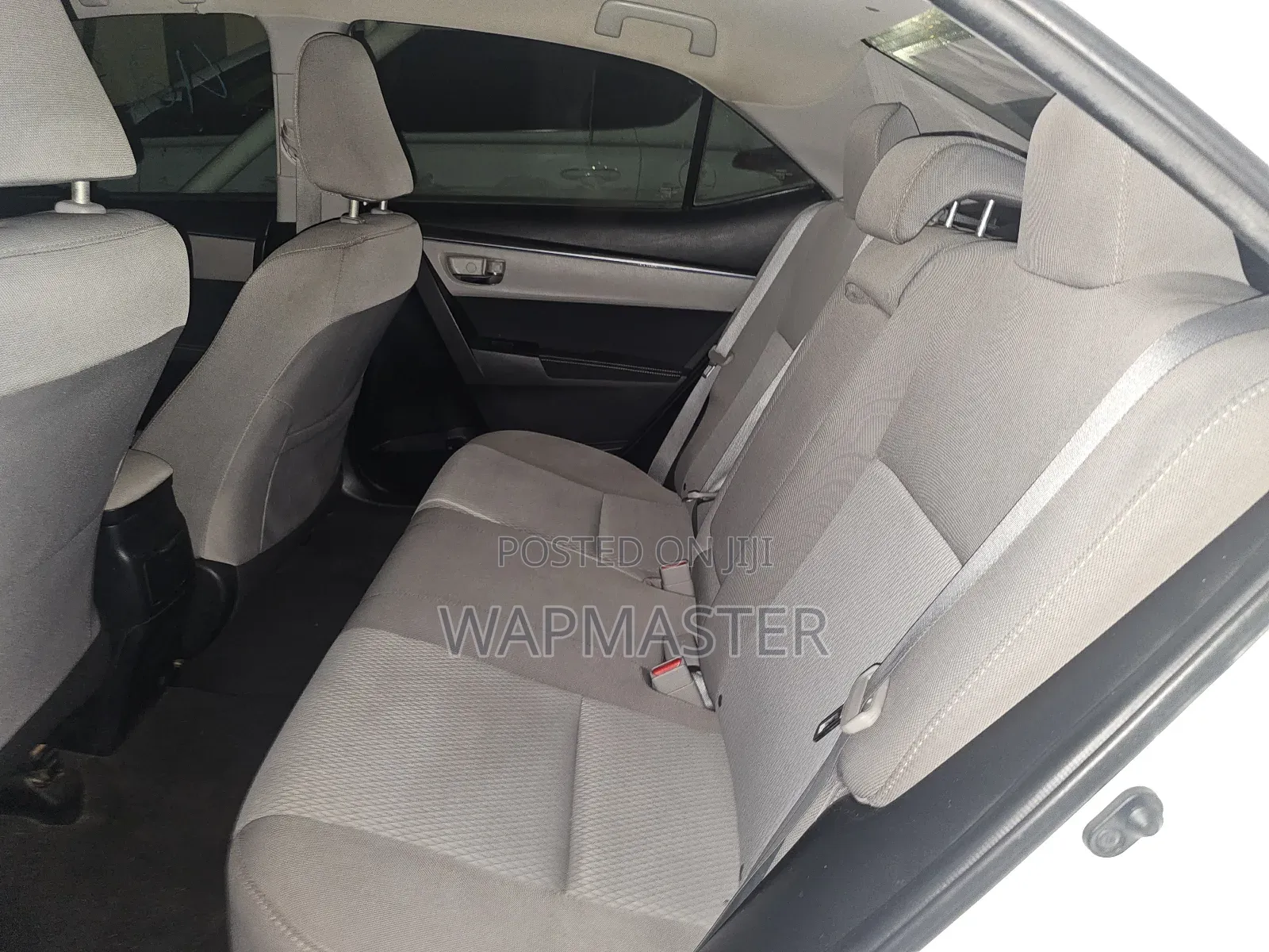 Toyota Corolla LE Premium 4dr Sedan (1.8L 4cyl CVT) 2016 White