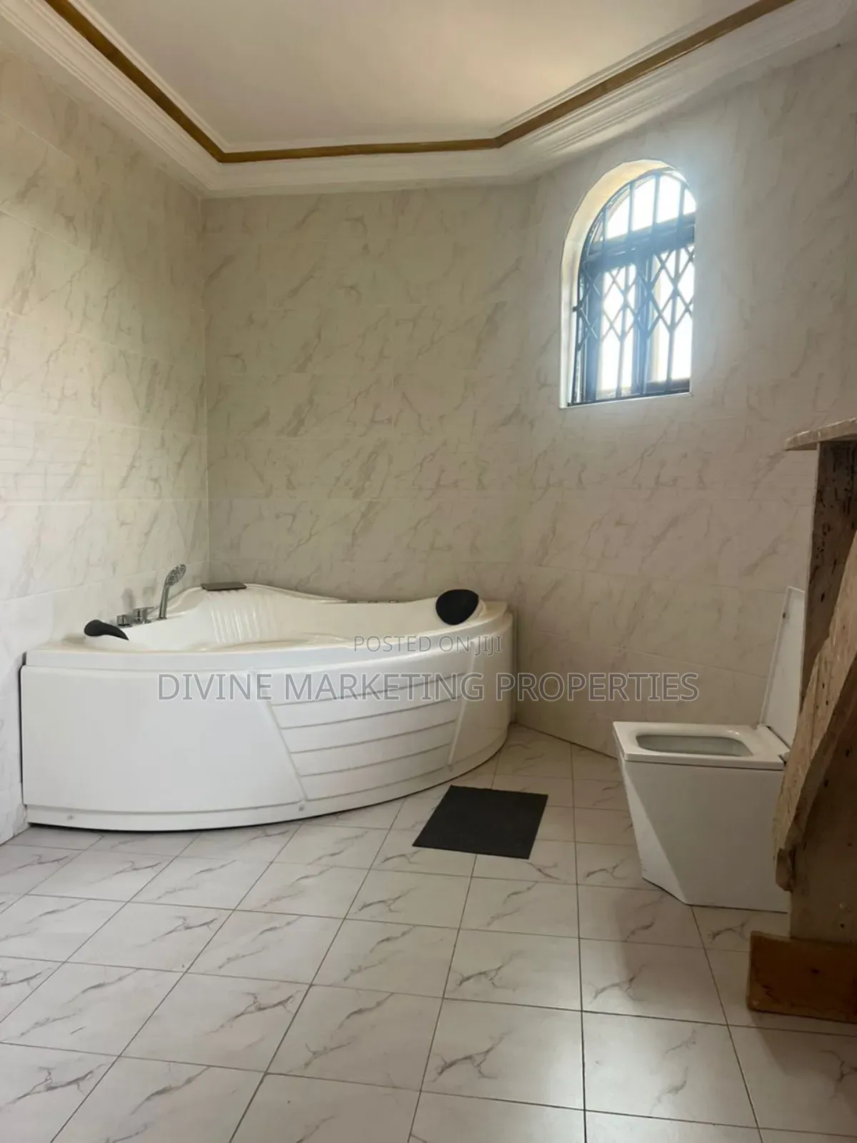 4bdrm House in Gavel Junction Area, Gbawe for sale