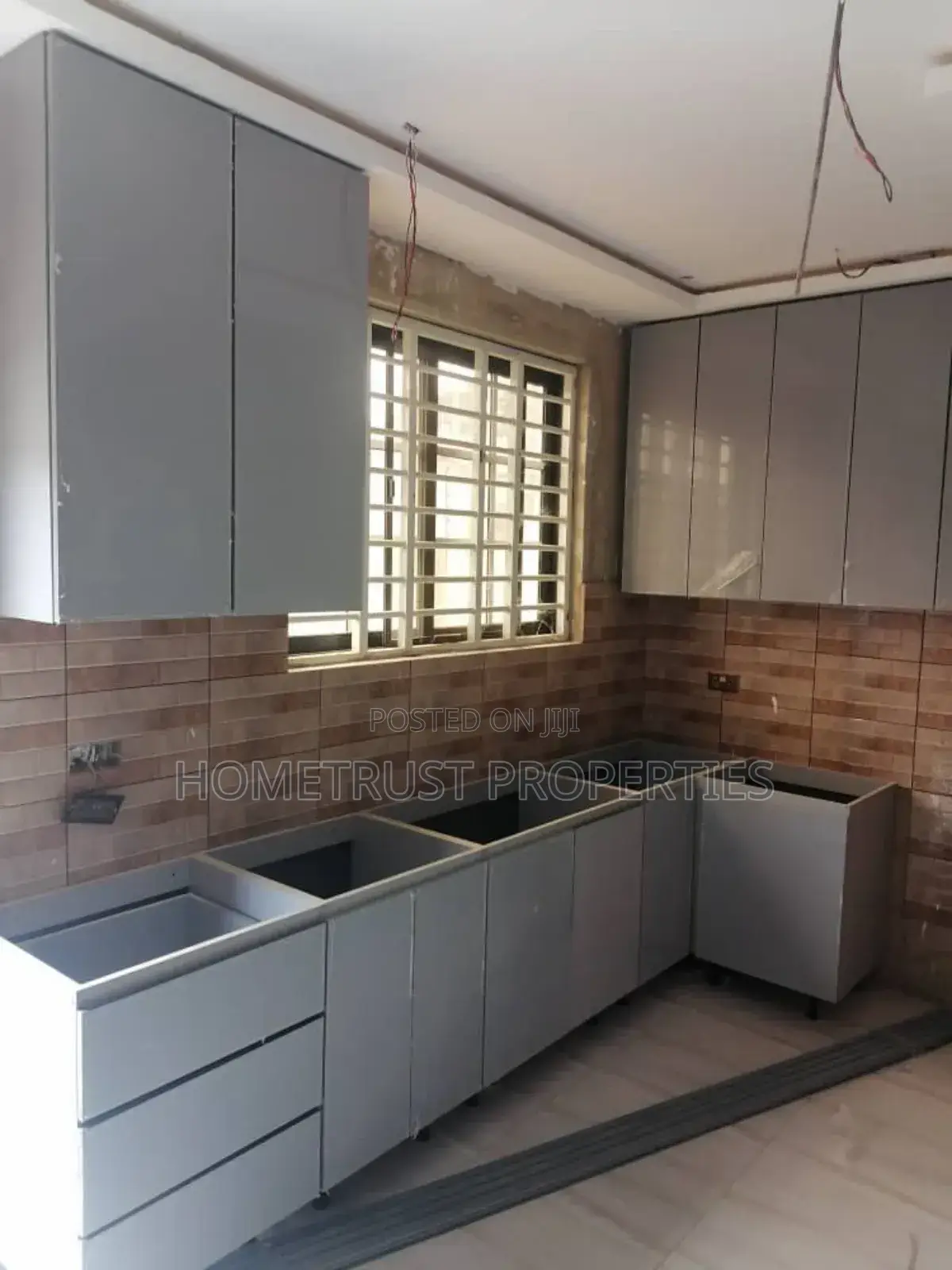 4bdrm Duplex in Hometrust Properties, Amasaman for sale