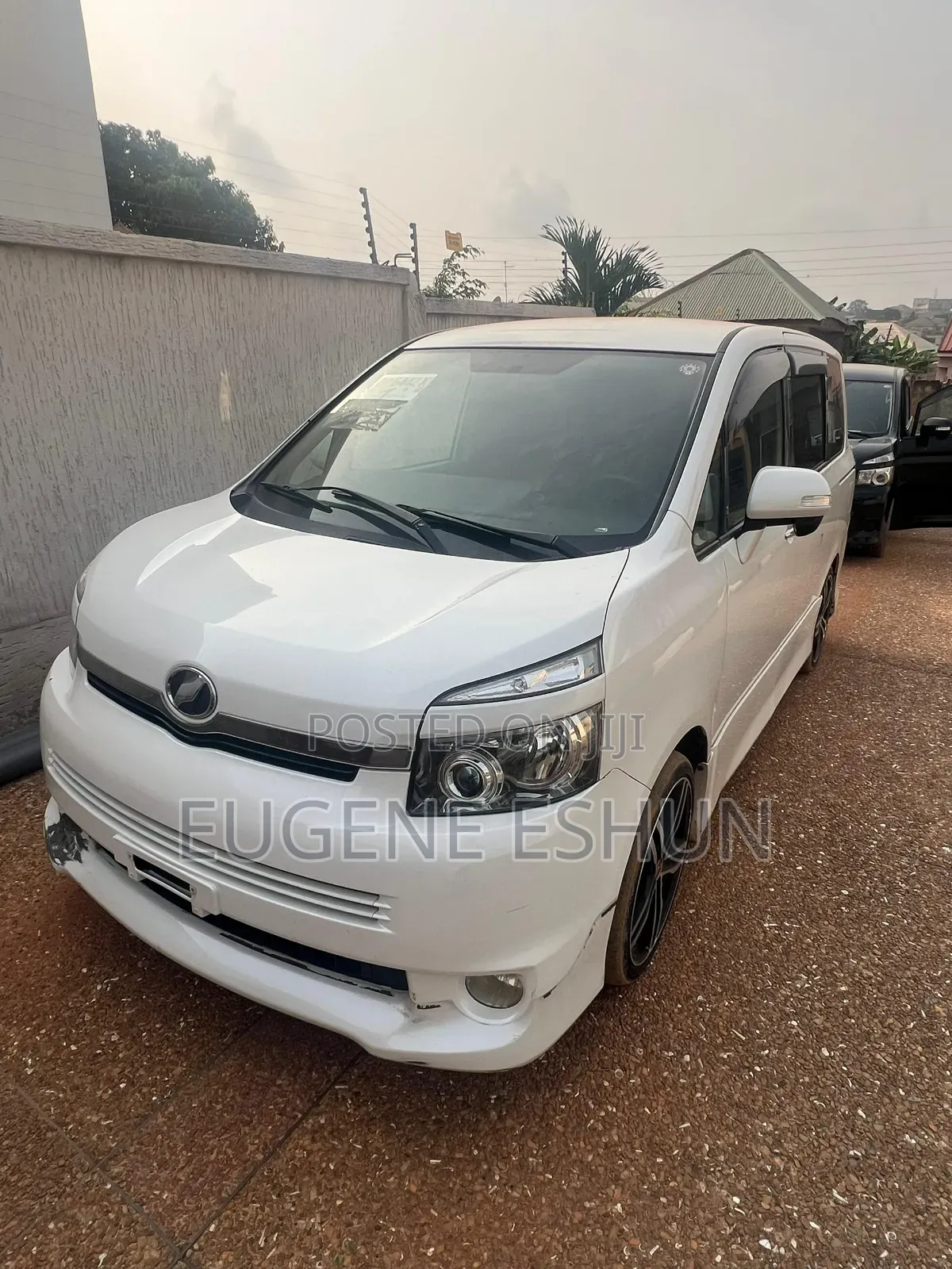 Toyota Voxy 2010 White