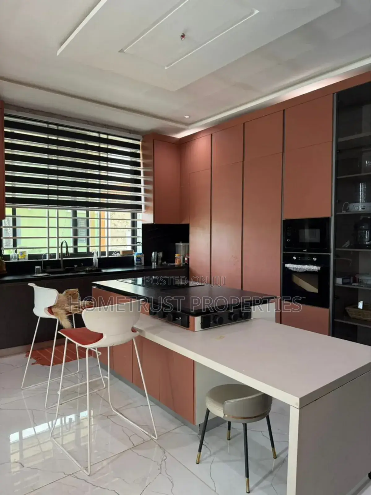 7bdrm Mansion in Hometrust Properties, Pillar 2 for sale