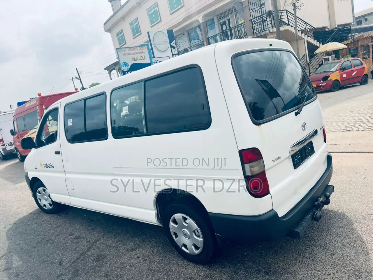 Toyota HiAce 2010 Red