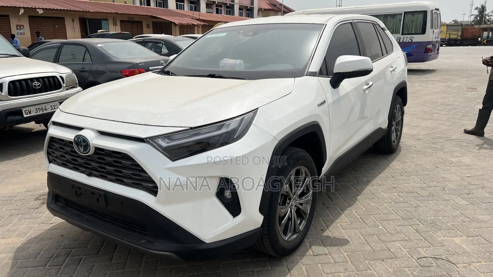 Toyota RAV4 2021 White