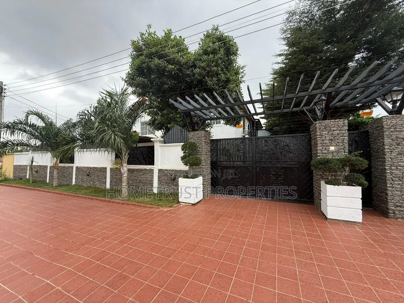 Furnished 5bdrm House in Hometrust Properties, East Legon for sale