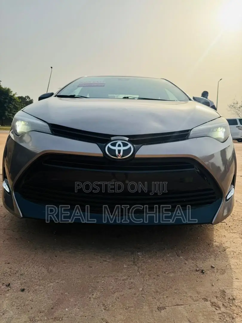 Toyota Corolla L (1.8L 4cyl 2A) 2018 Gray