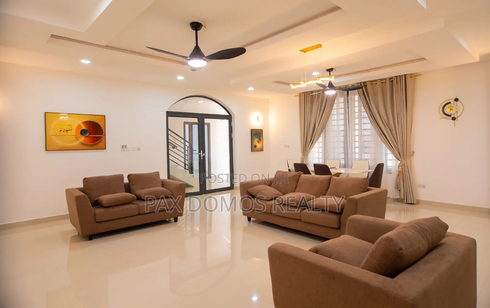 Furnished 4bdrm House in Tema Com 25 - Airbnb for rent