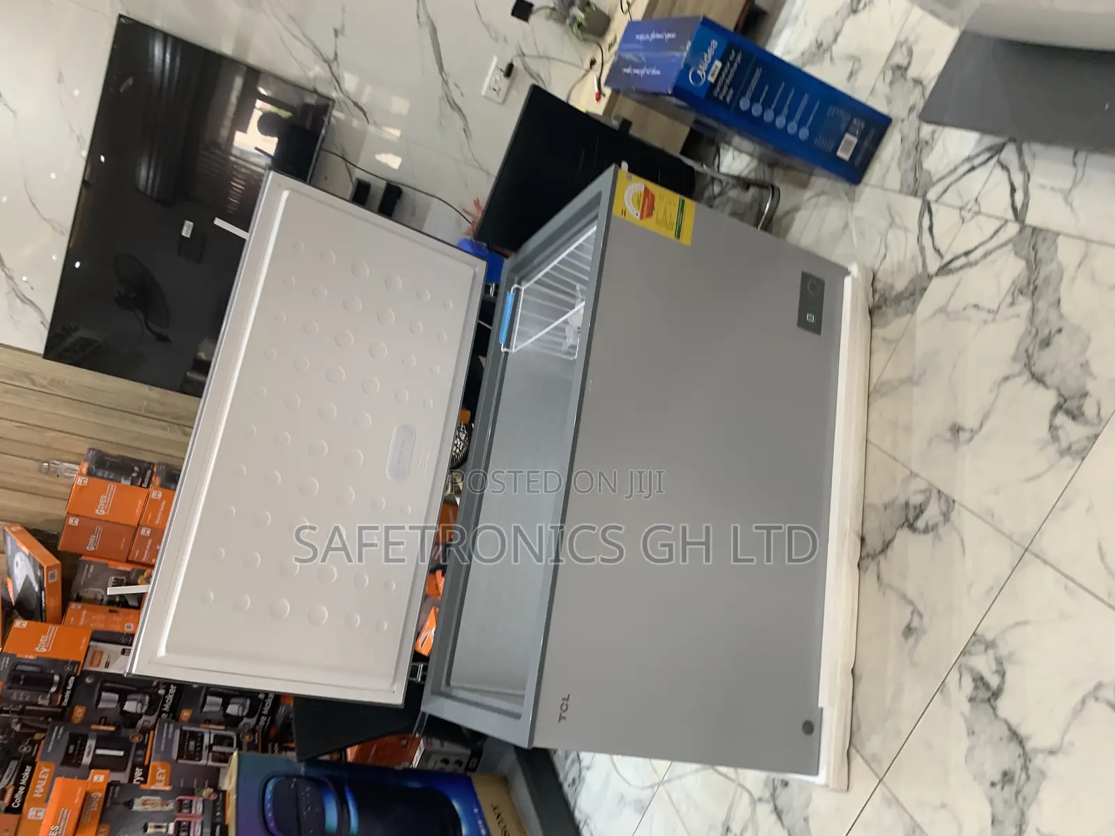 High Efficiency TCL 380 Liters Grey 1 Door Electric Chestfreezer