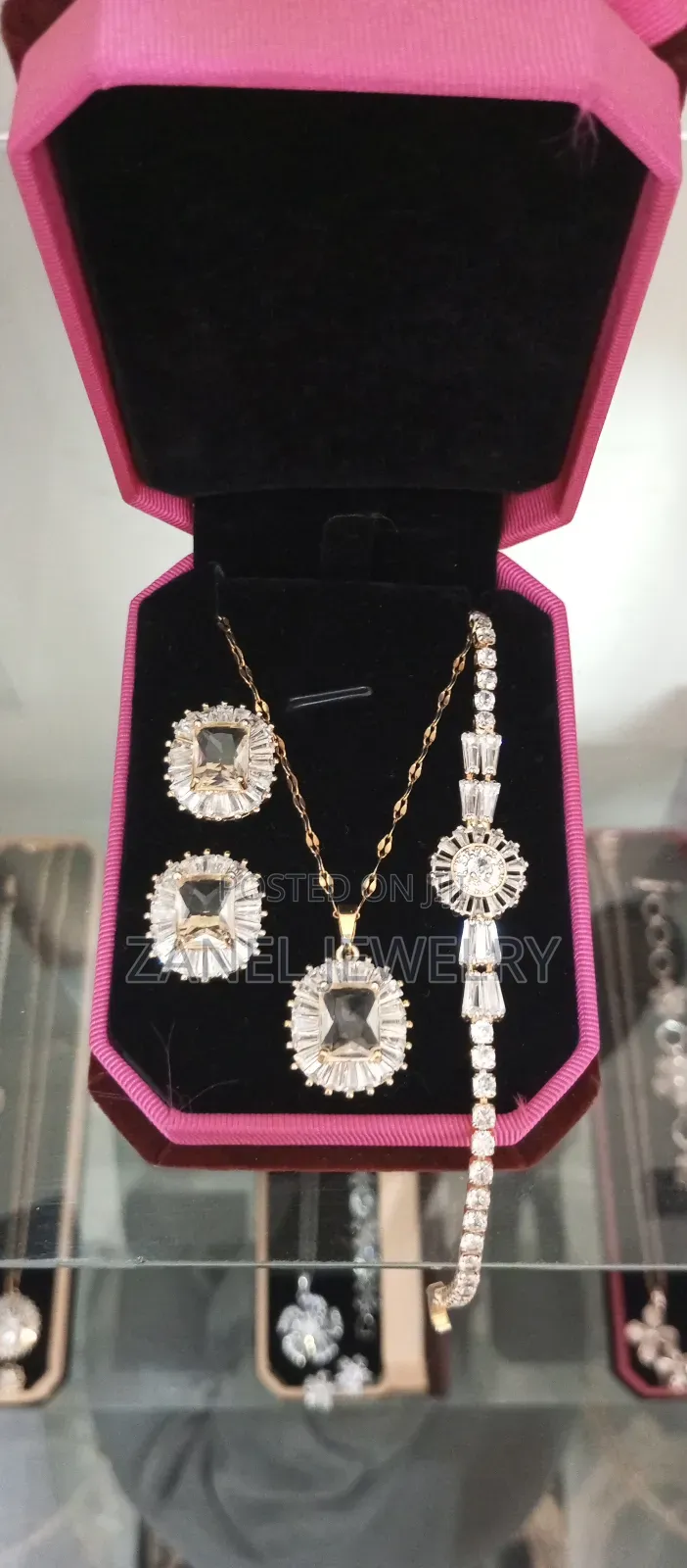 Ladies Jewelry Set