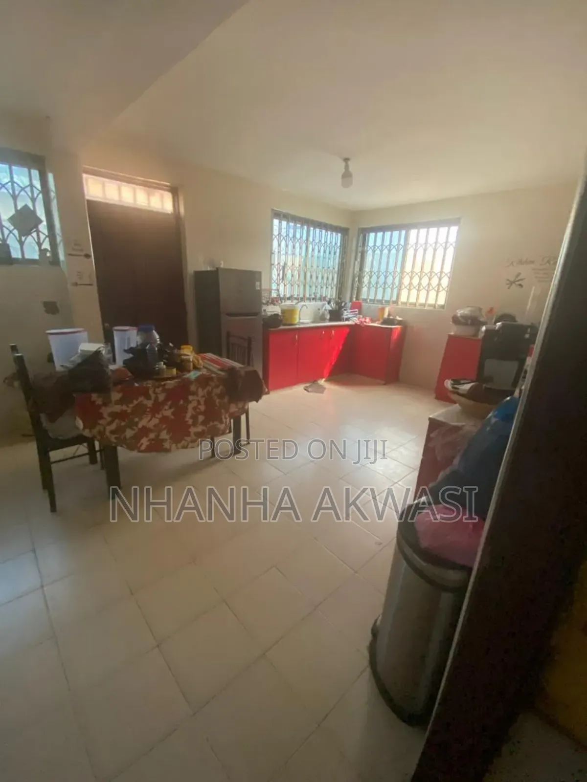 6bdrm House in Tema Metropolitan for rent