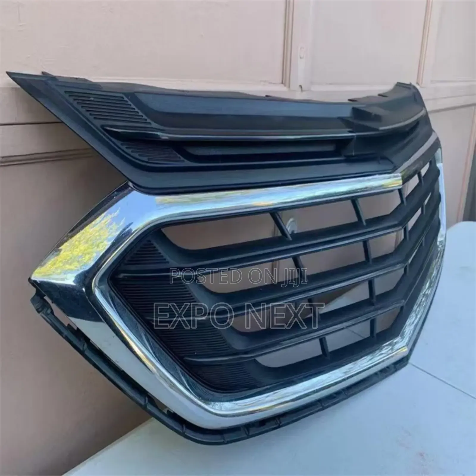 Front Upper Grille With Chrome For 2018-2020 Chevrolet Equinox