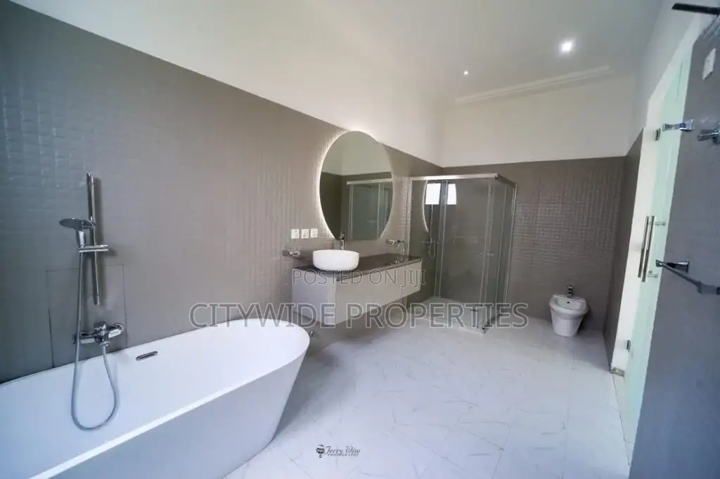 4bdrm House in East Legon, Boundary Road Area for sale