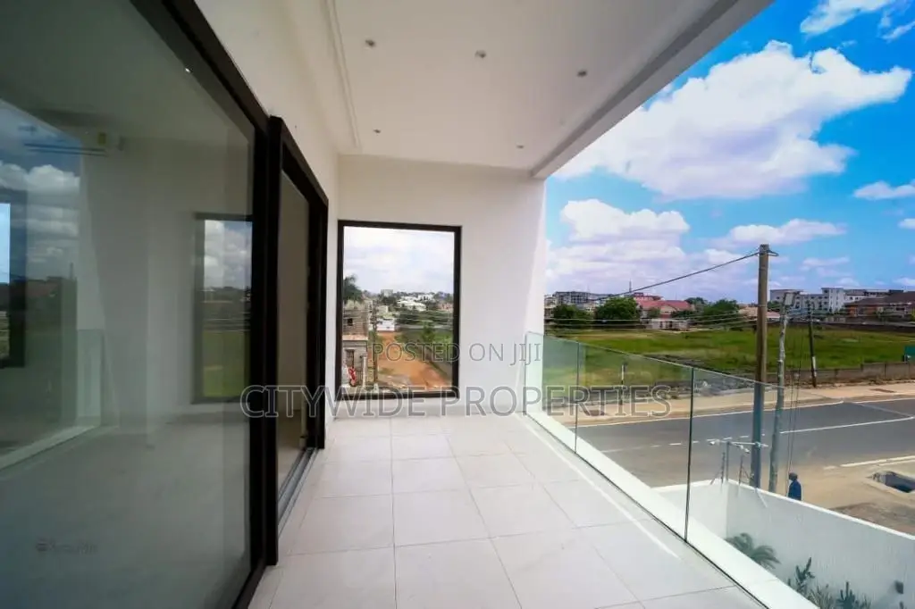 4bdrm House in East Legon, Boundary Road Area for sale