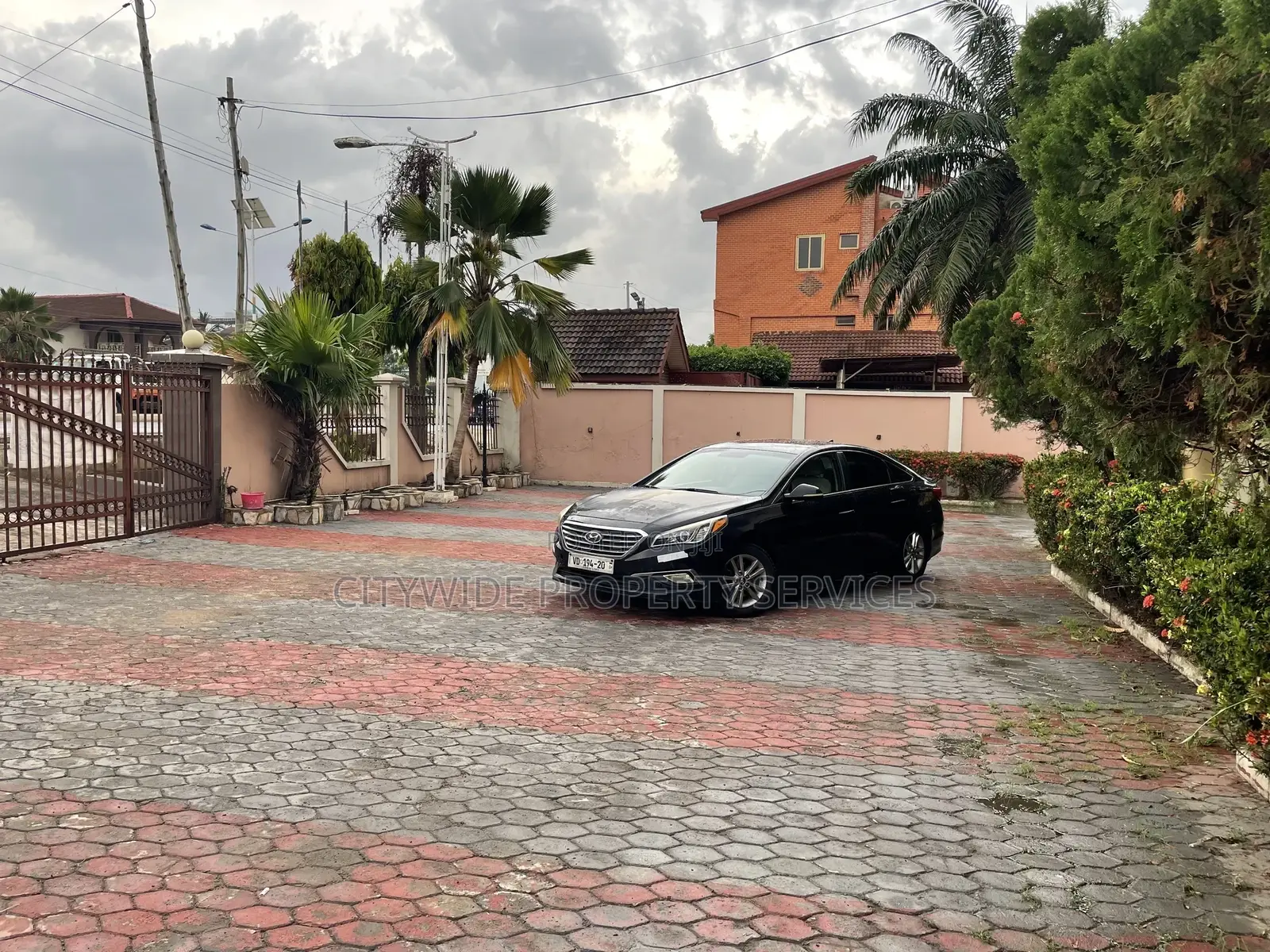 18 Bedroom Hotel for Investors