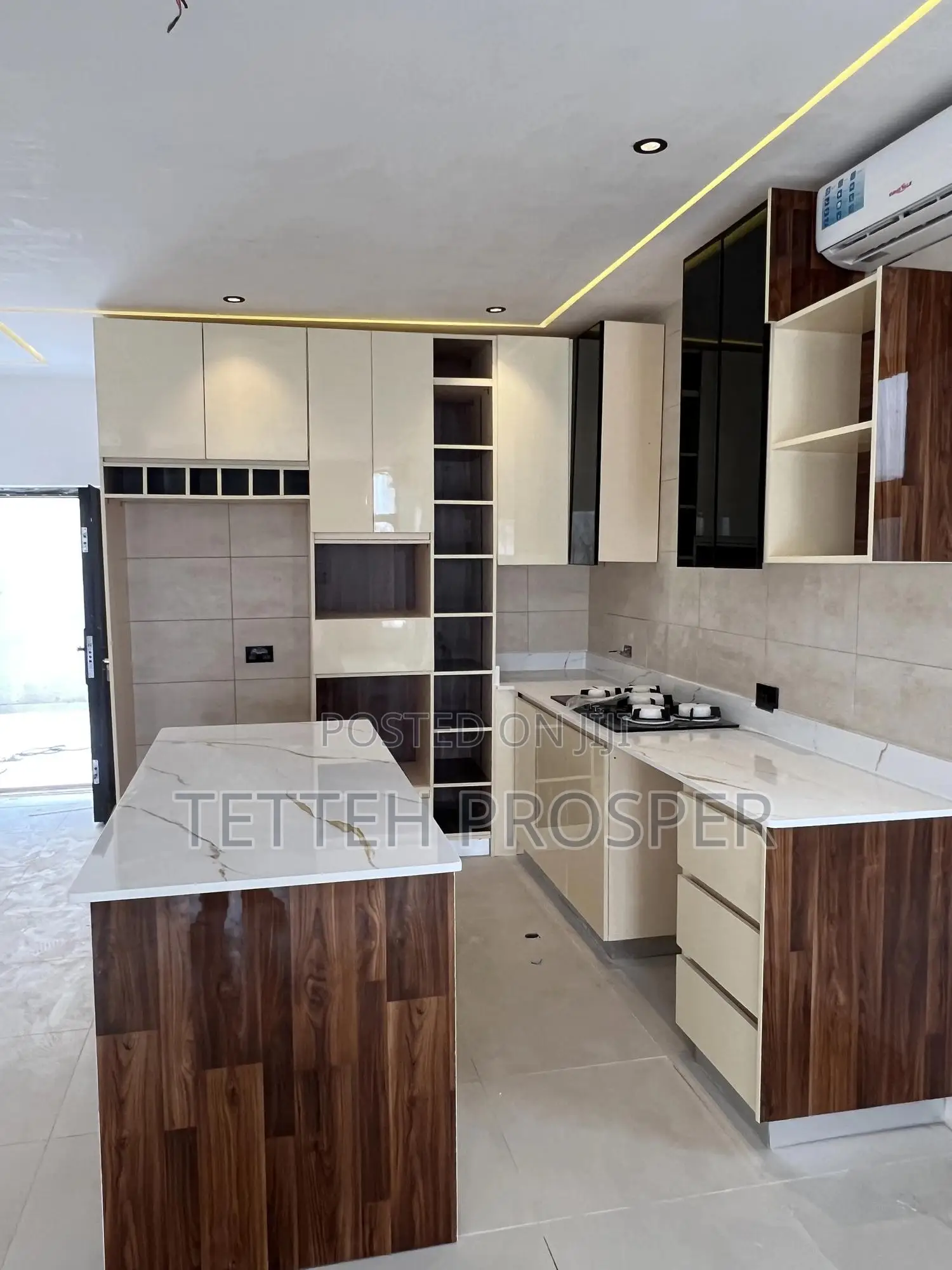 Kitchen Cabinets With Island