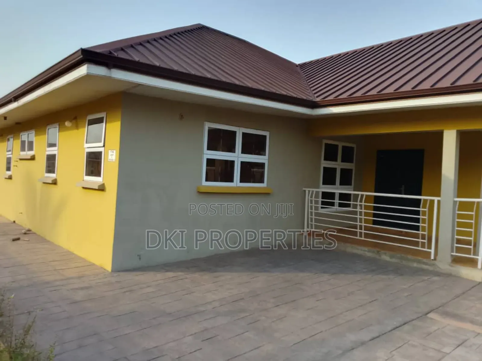 3bdrm House in Dki Properties, Adenta for sale