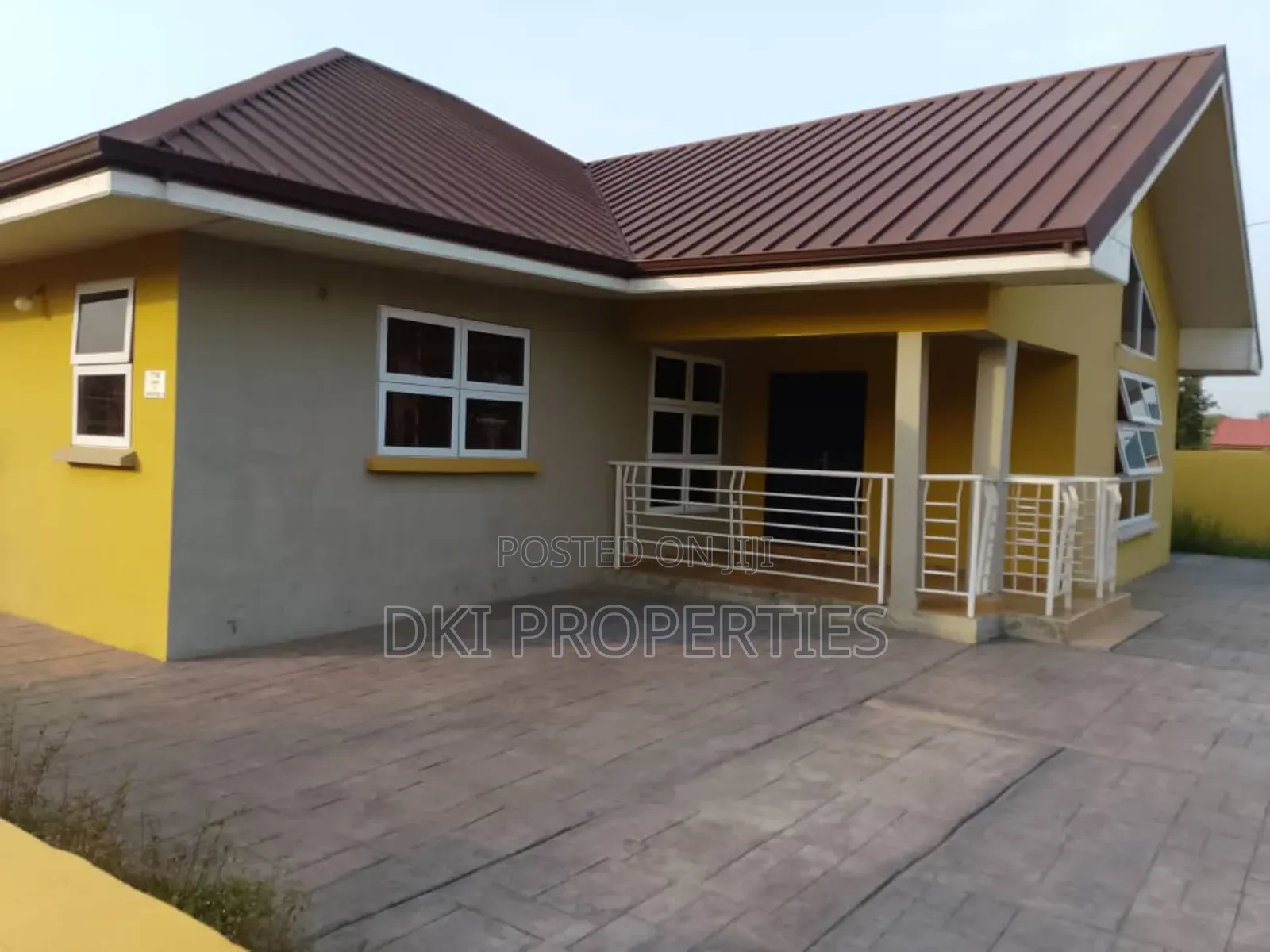 3bdrm House in Dki Properties, Adenta for sale