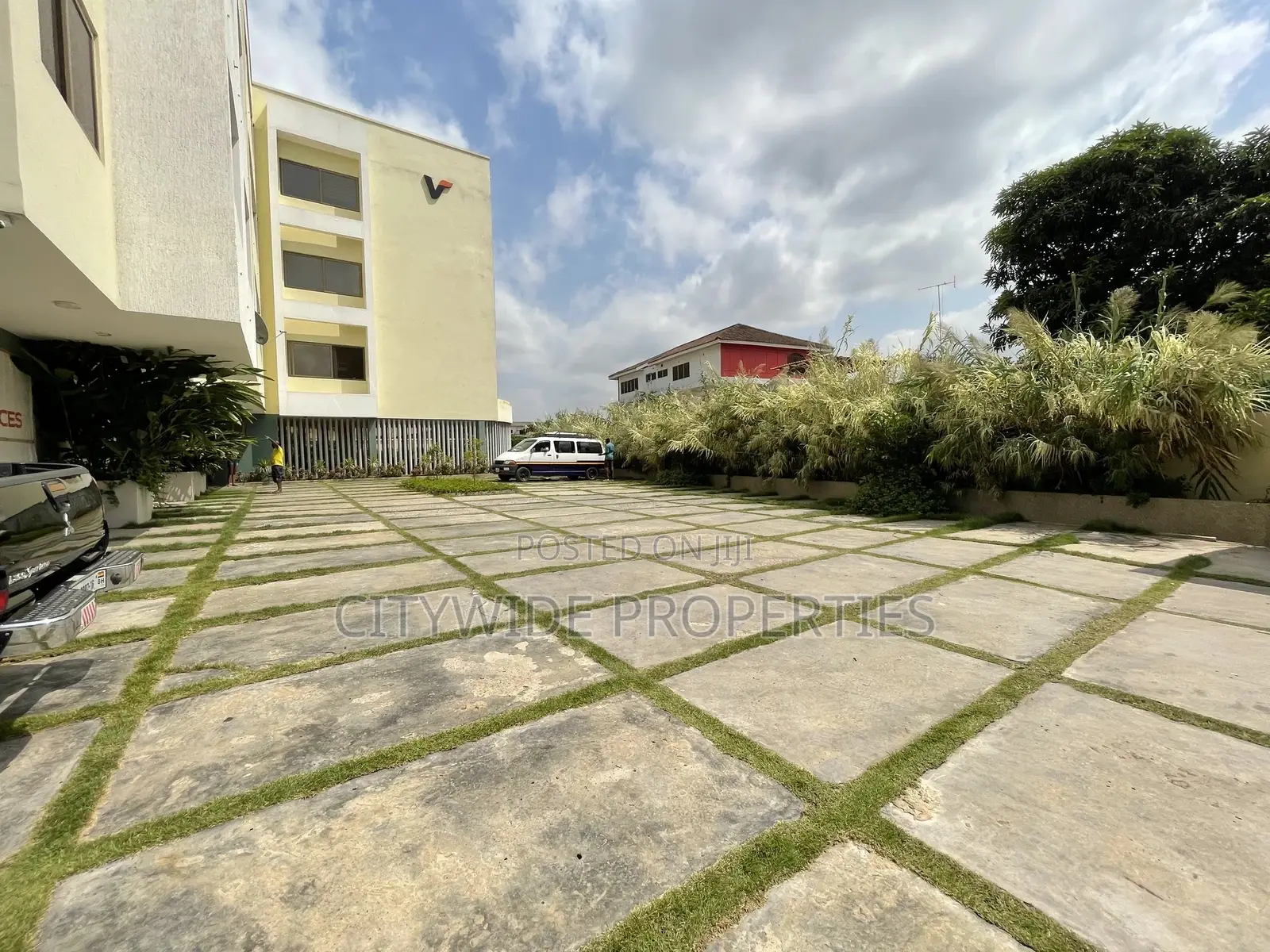 Furnished 2bdrm Apartment in Dzorwulu for sale