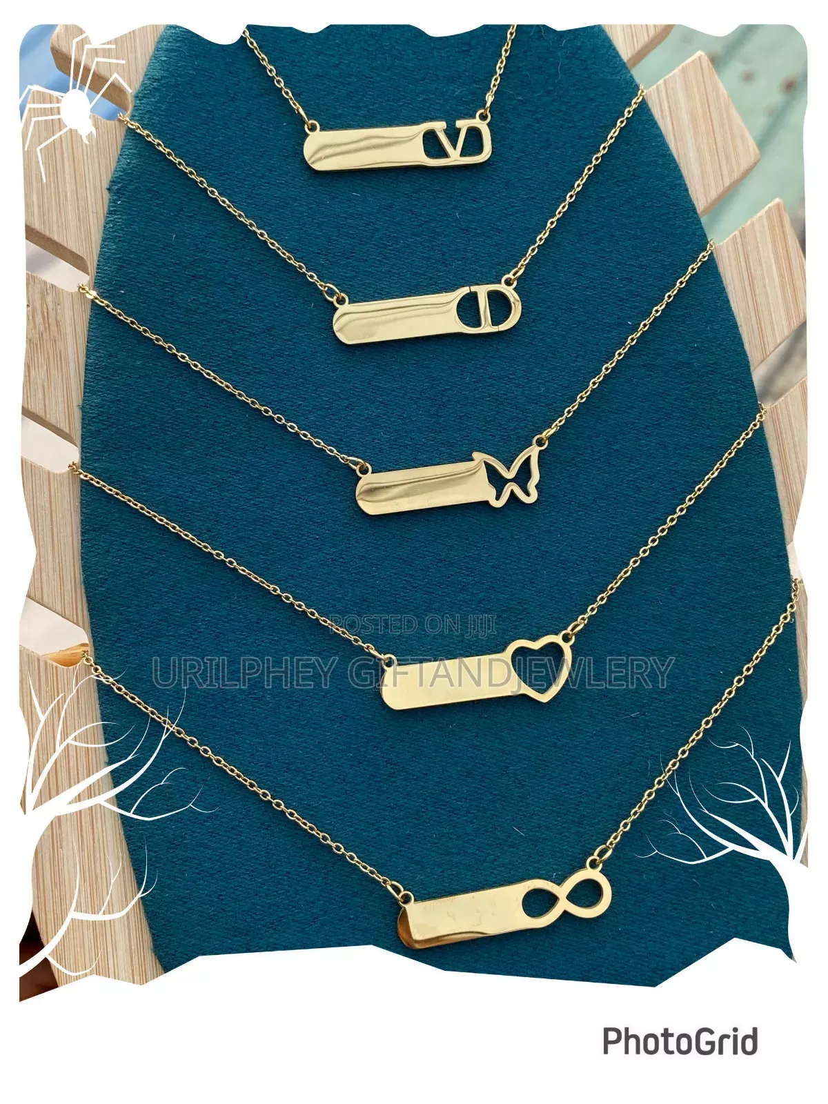 Customized Necklace With Bracelet