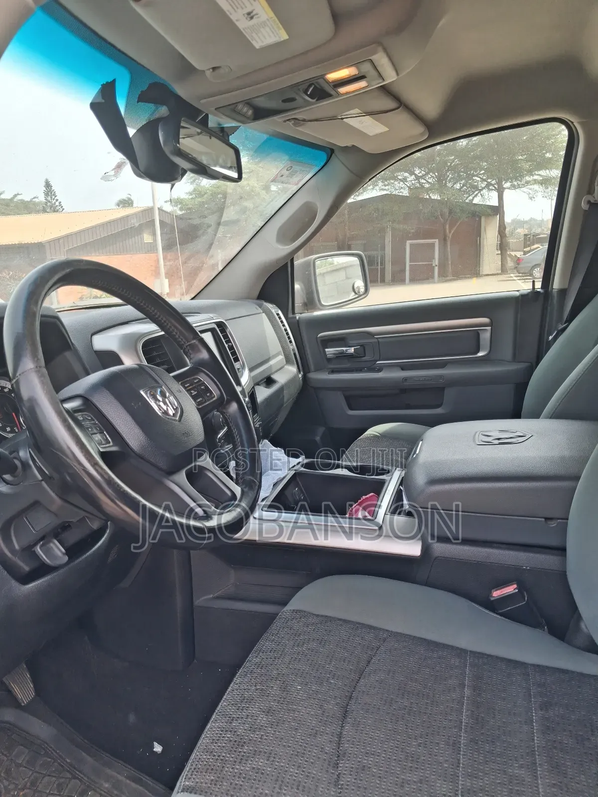Dodge RAM 2015 Brown