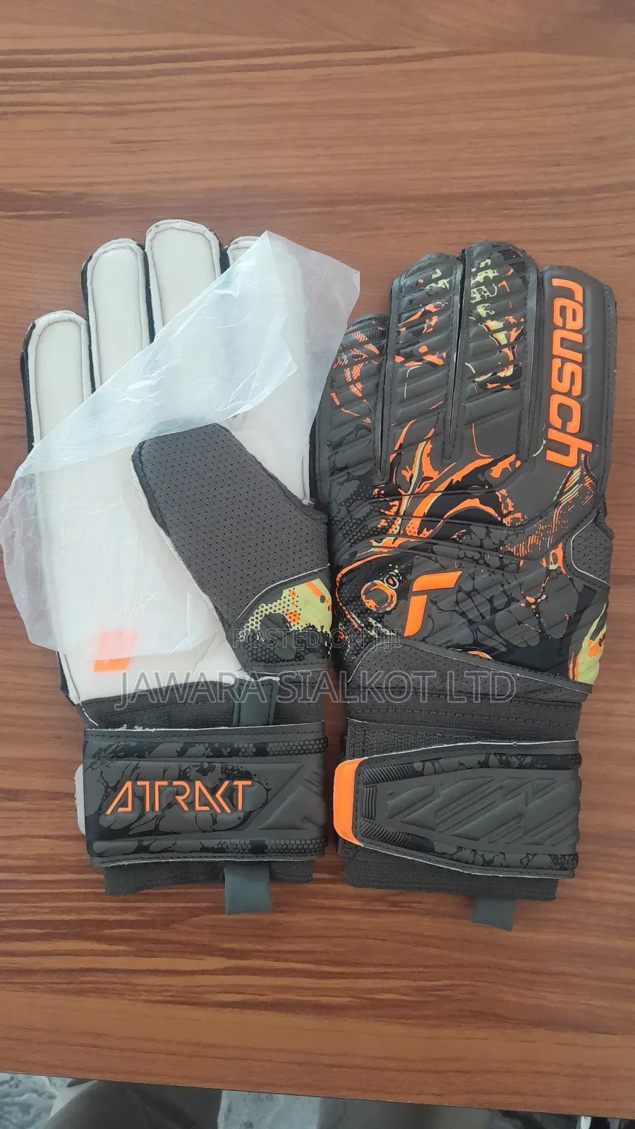 Reusch Brand Goal Keeper Gloves Size 7.0, 7.5 And 8.0 Inches