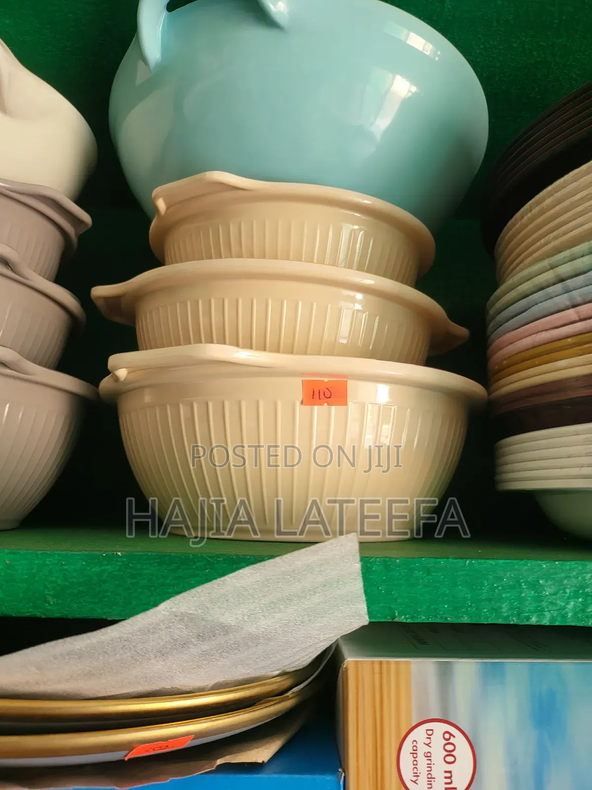 Beautiful Sets Of Covered Bowl