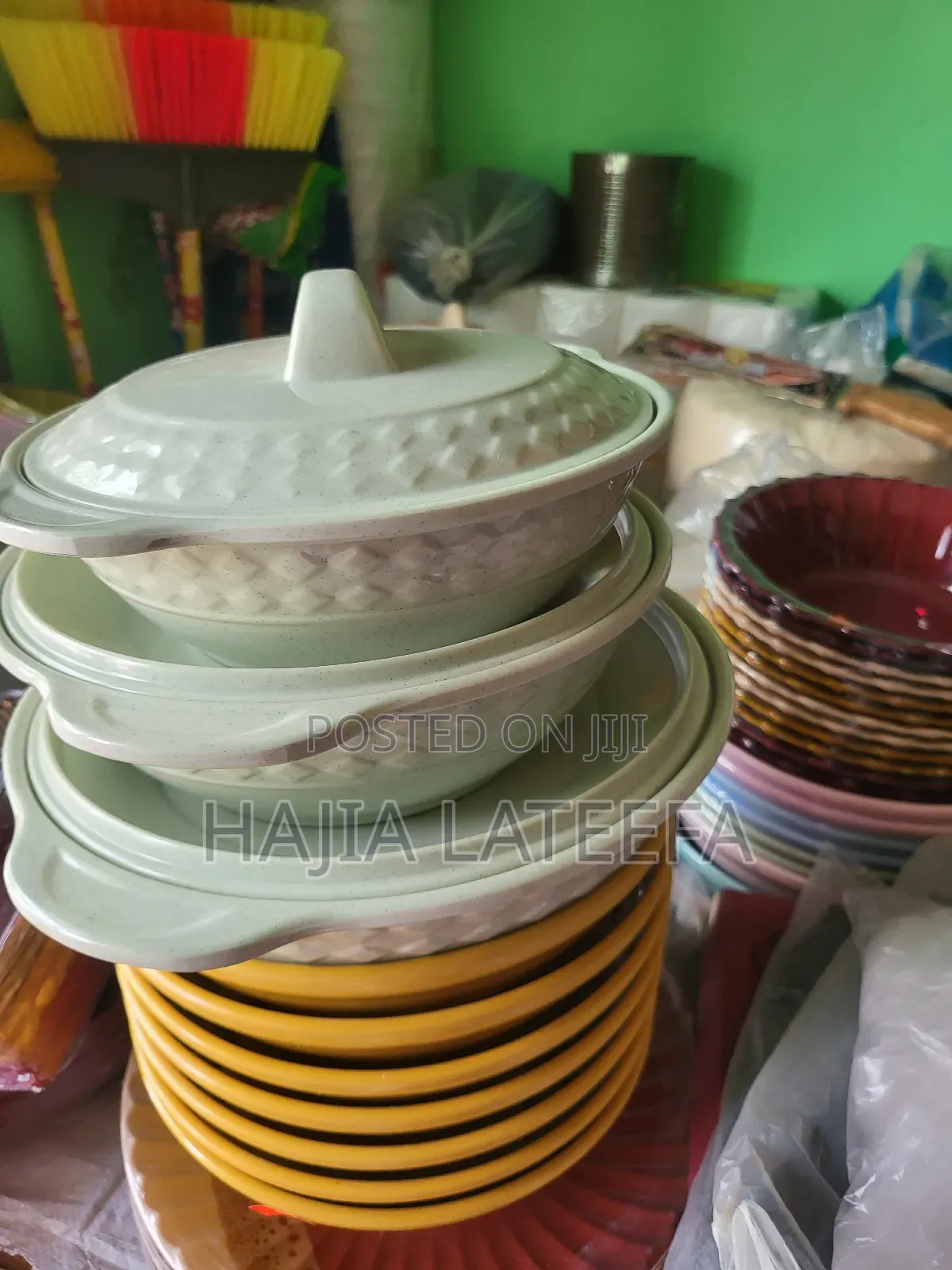 Beautiful Sets Of Covered Bowl