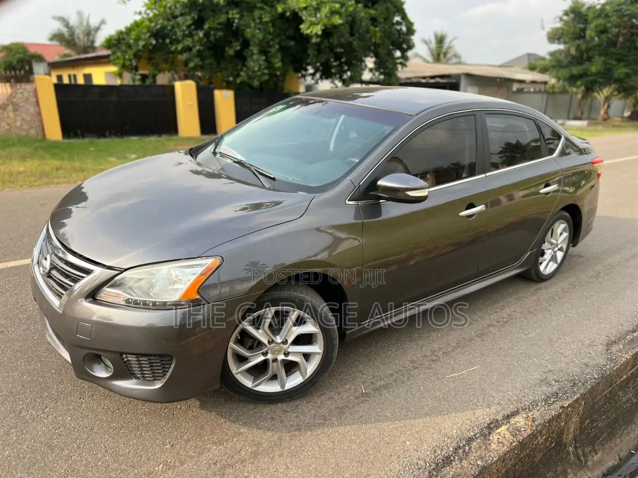 Nissan Sentra SR 4dr Sedan (1.8L 4cyl CVT) 2015 Gray