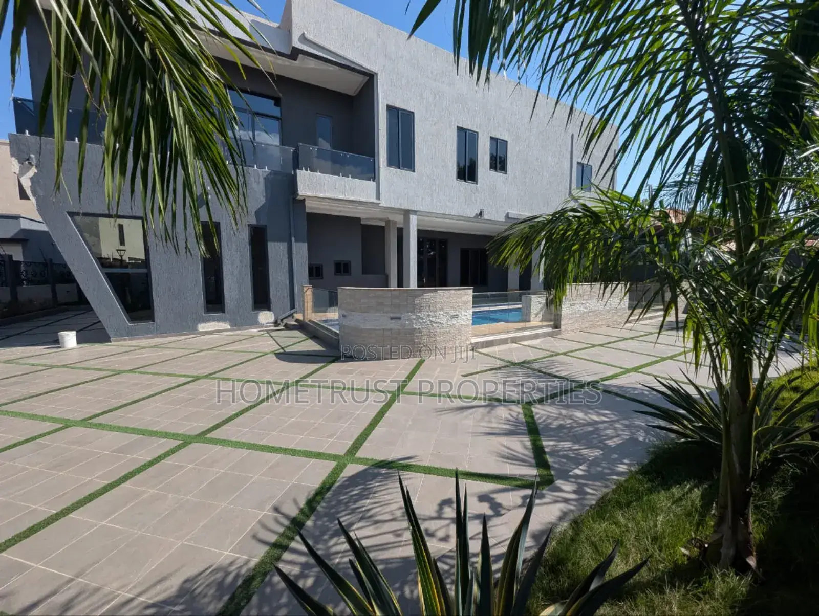 5bdrm Duplex in Hometrust Properties, Airport Residential Area for sale