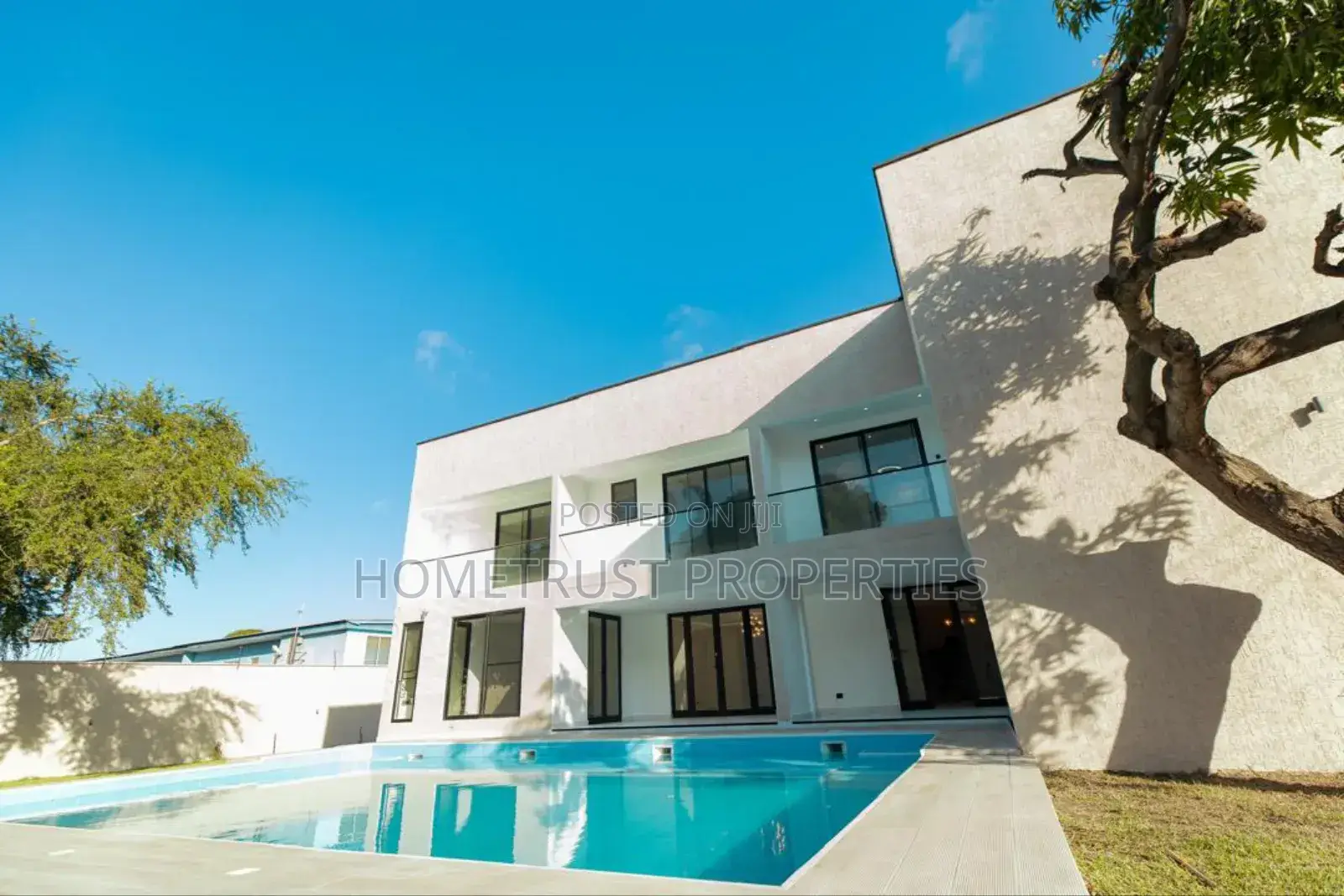 12bdrm Mansion in Hometrust Properties, Cantonments for sale