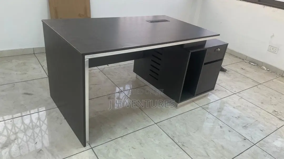 Advance Office Desk
