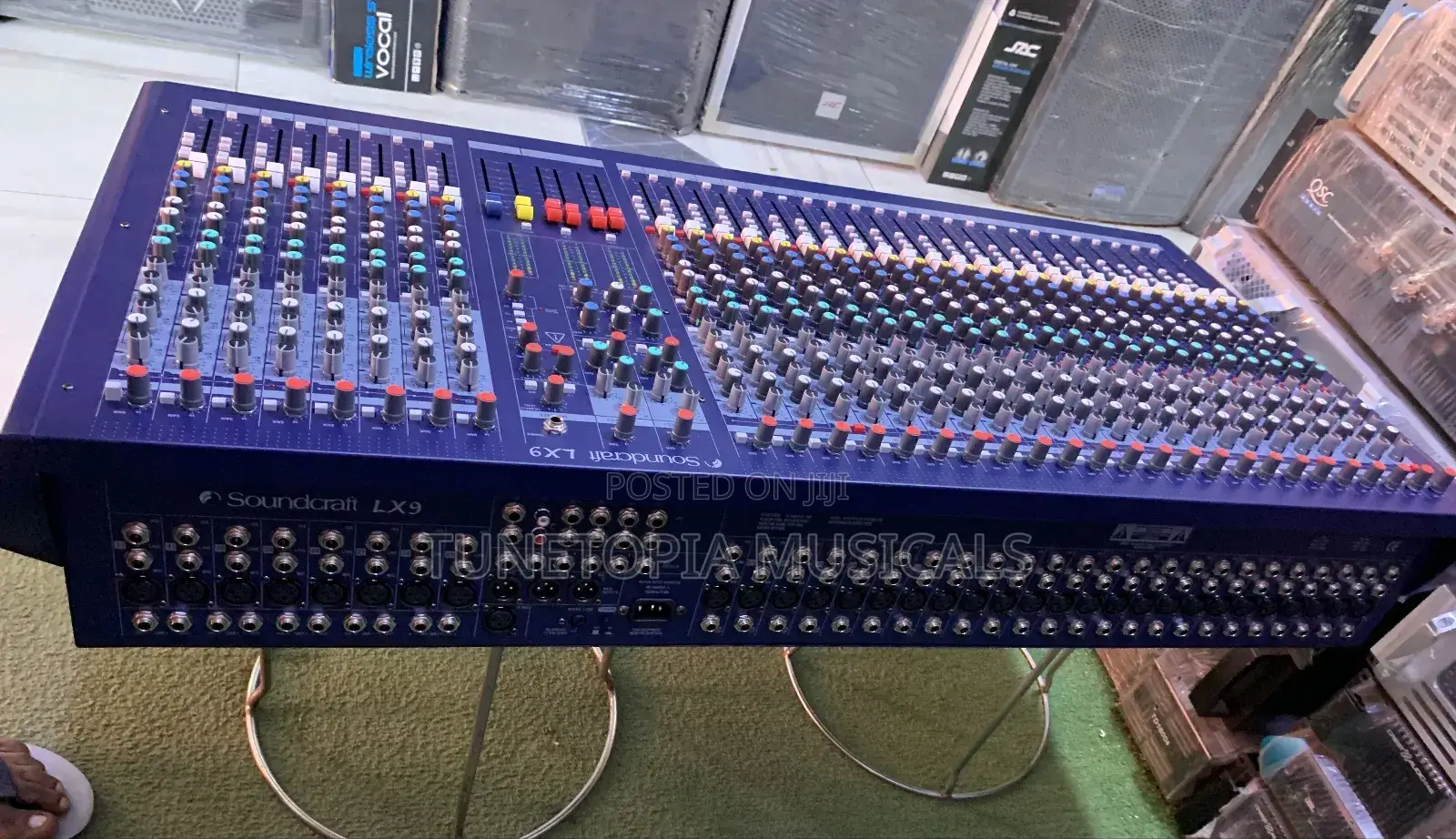 Soundcraft Lx9 32channel Analog Mixing Console.