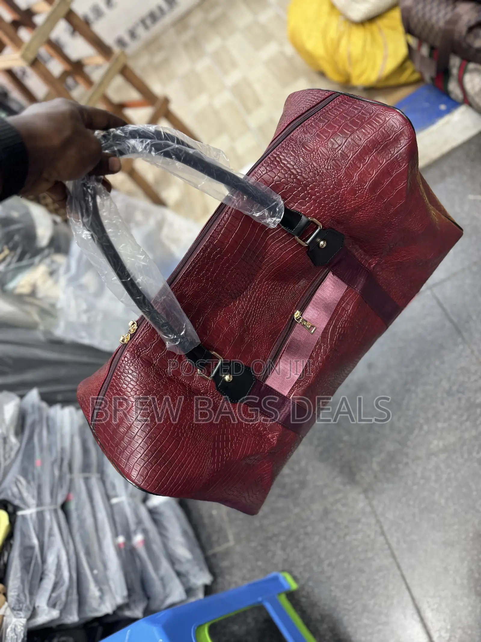 Pure Leather Quality Stock Large Size Duffle Traveling Bag.