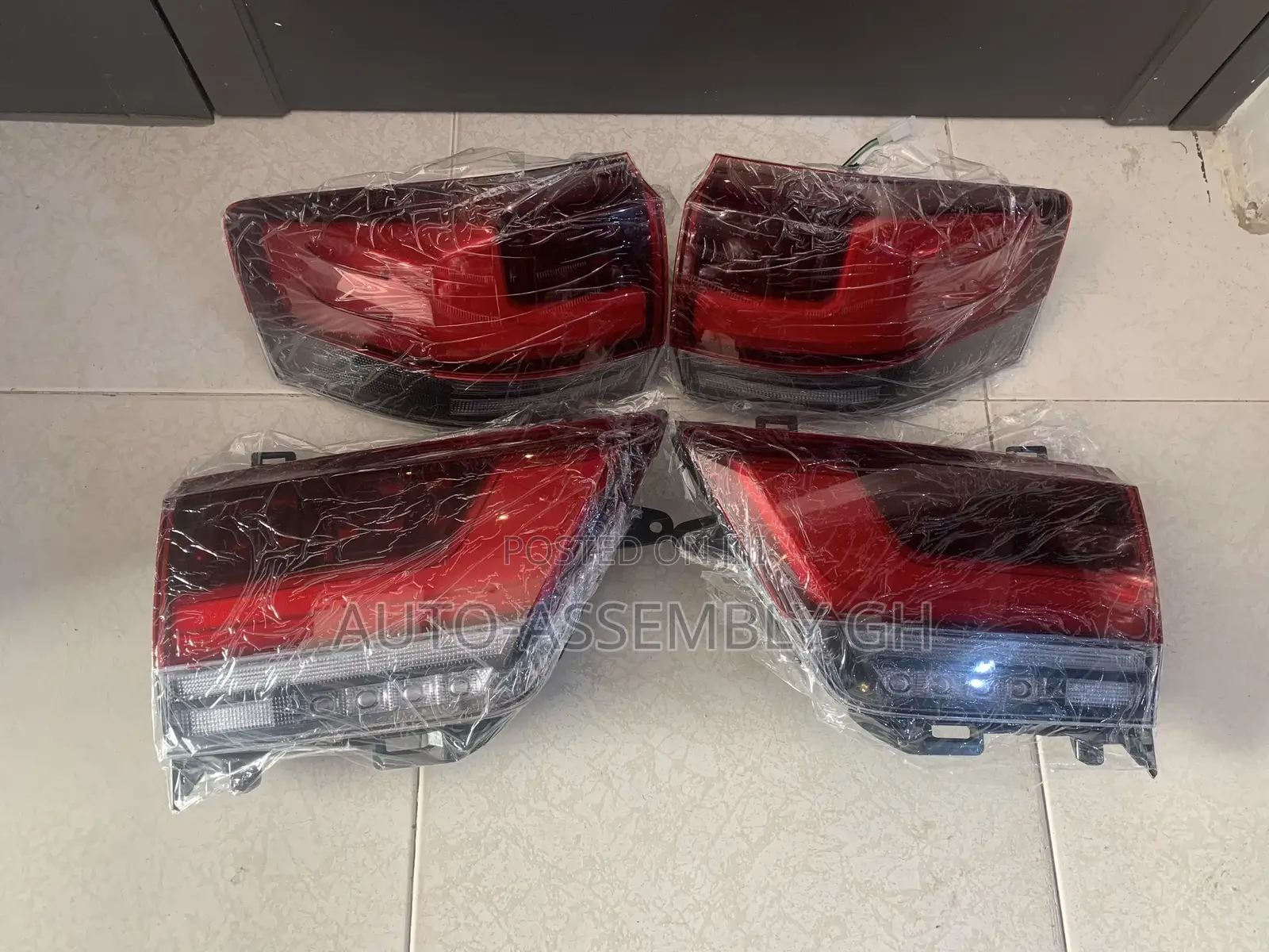 Land Cruiser 300 Original Tail Light Set
