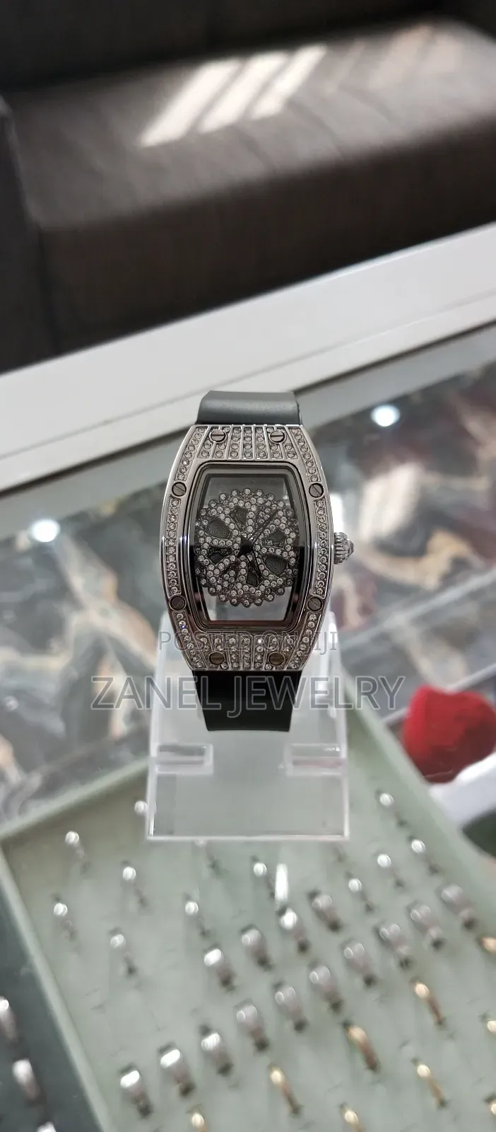 Veecans Wrist Watch