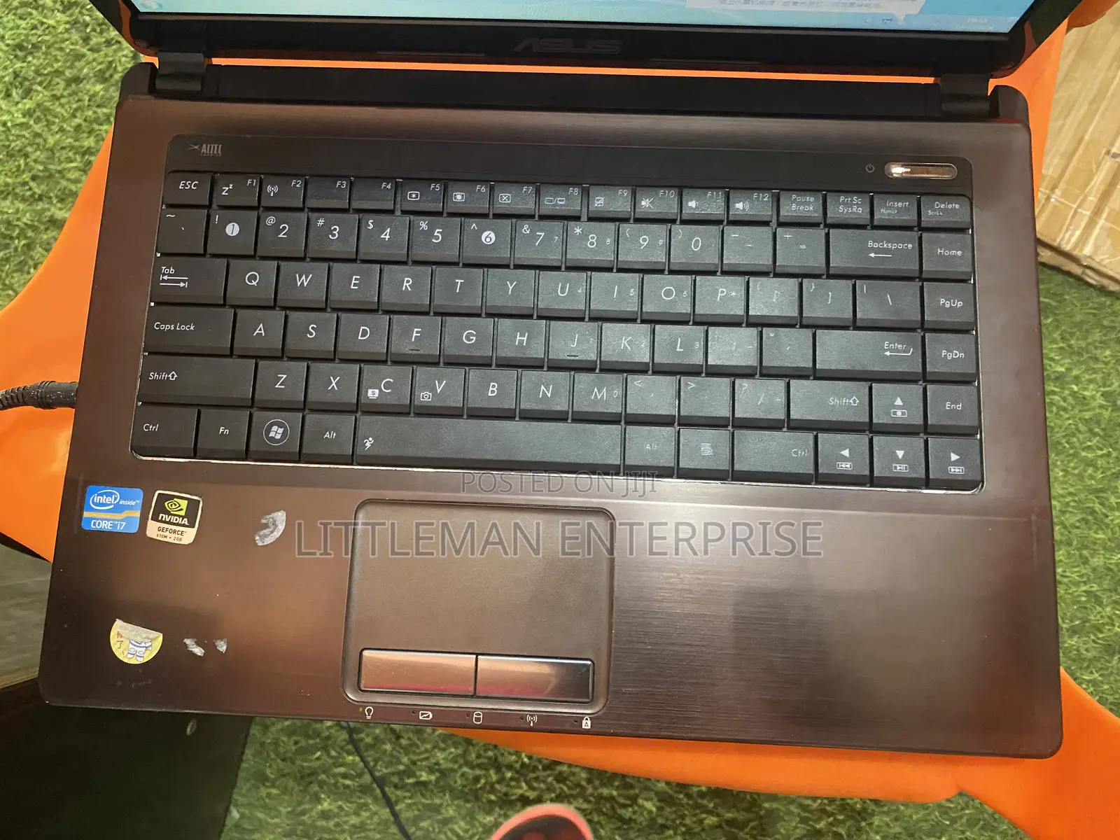 Laptop Asus 4GB Intel Core I7 HDD+SSD 128GB