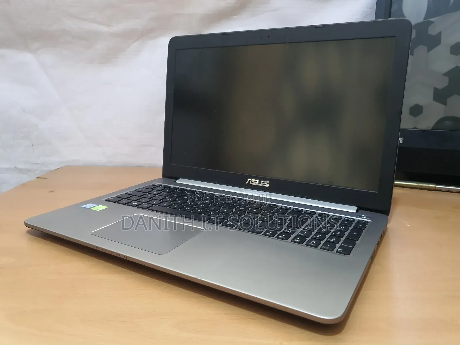 Laptop Asus K50AB 8GB Intel Core I7 HDD 1T