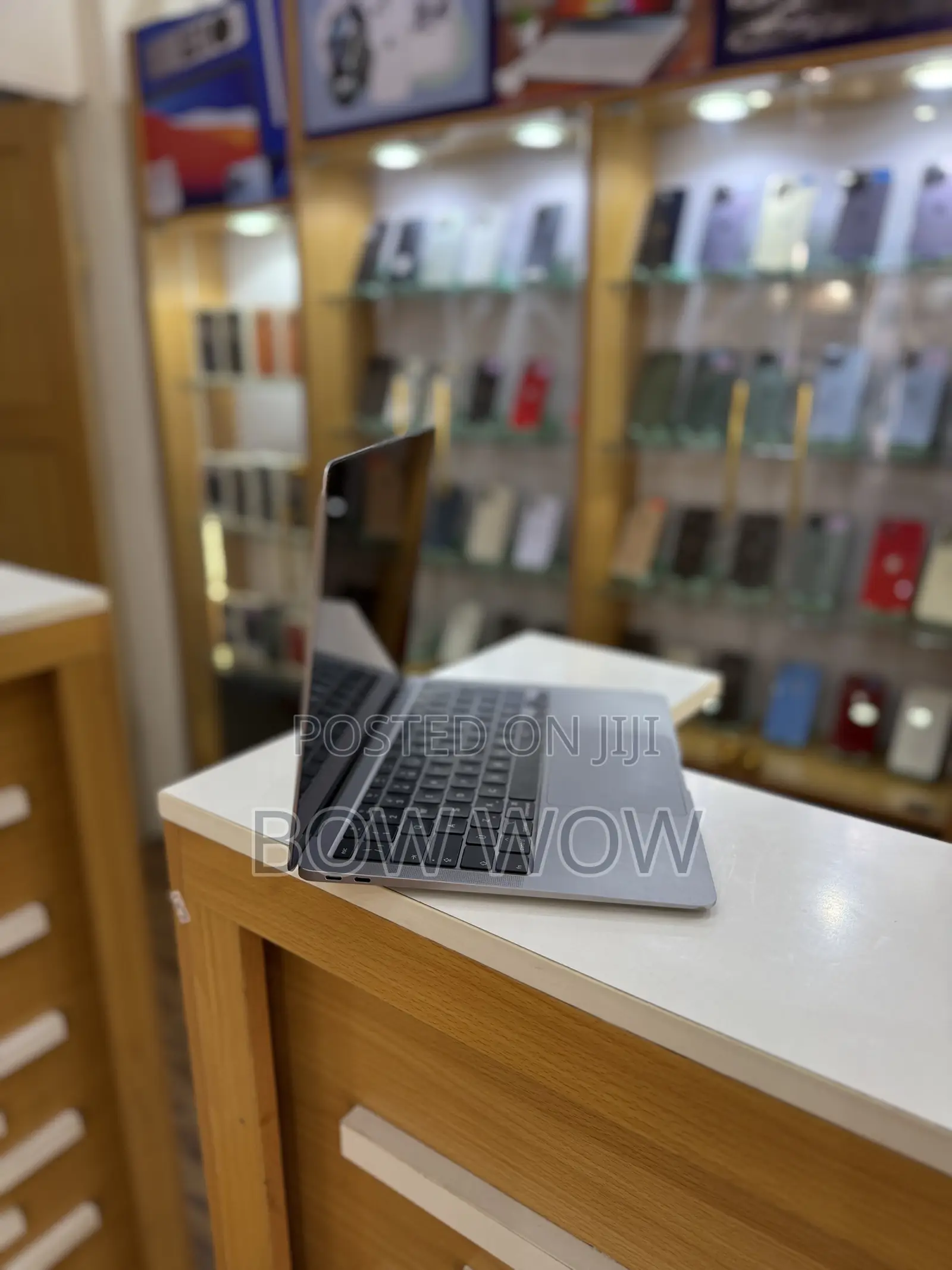 Laptop Apple MacBook Air 2020 16GB Intel Core I7 SSD 512GB