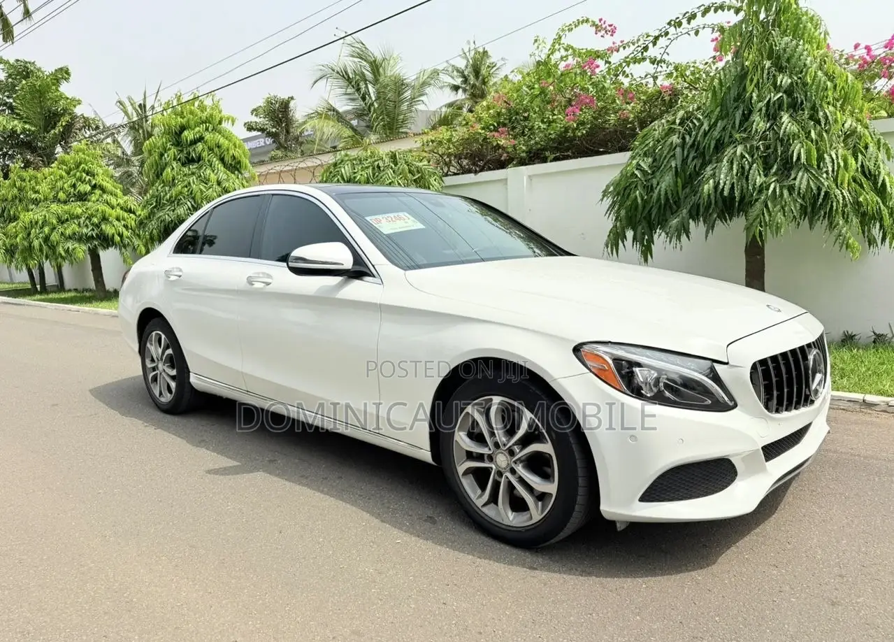 Mercedes-Benz C300 Luxury 4matic Sedan AWD (2.0L 4cyl 7A) 2017 White