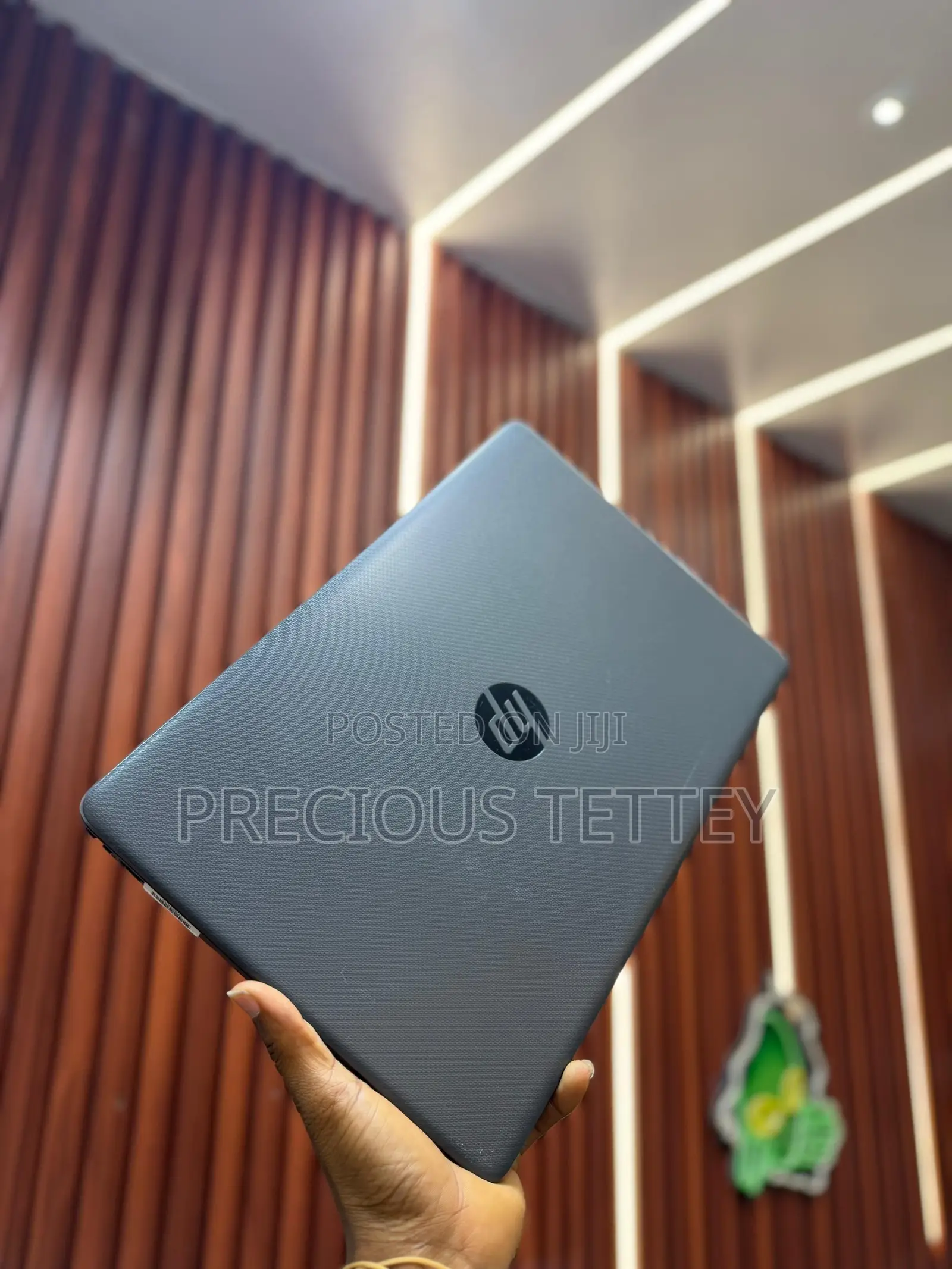 Laptop HP 15-Dw0037wm 8GB AMD Ryzen 5 SSD 256GB