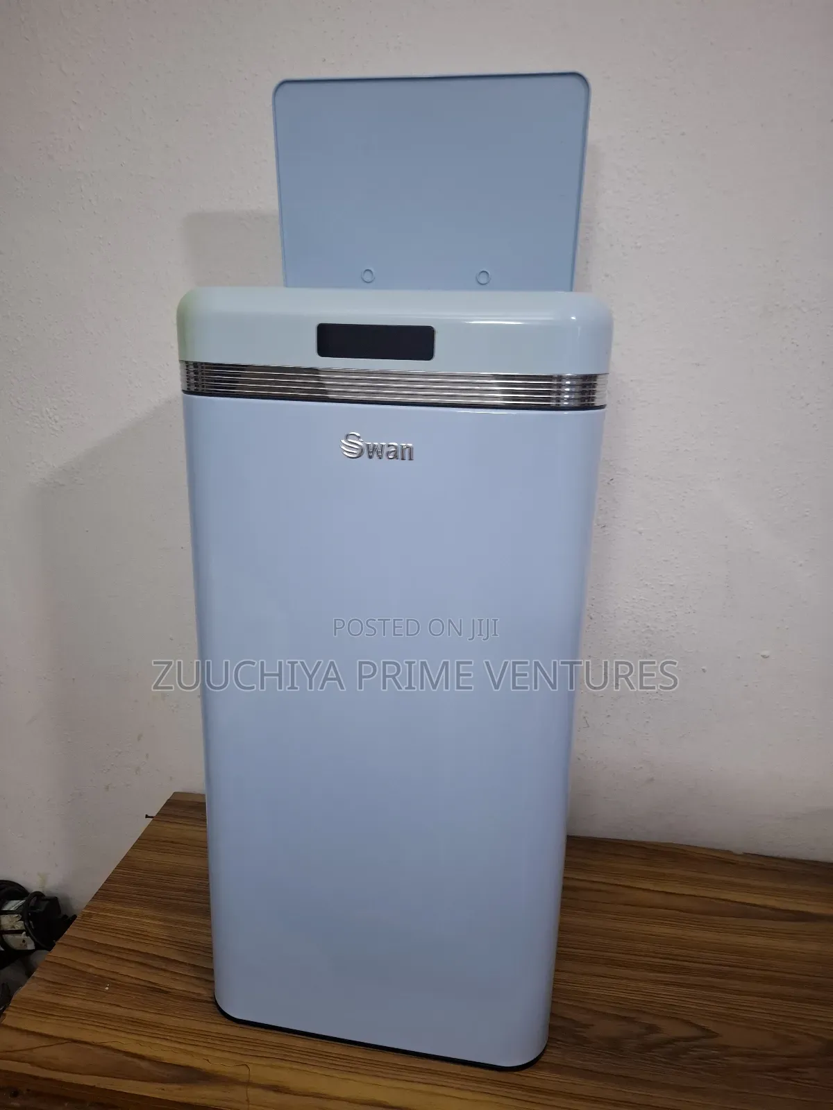 45.L Swan Retro Sensor Bin From Uk