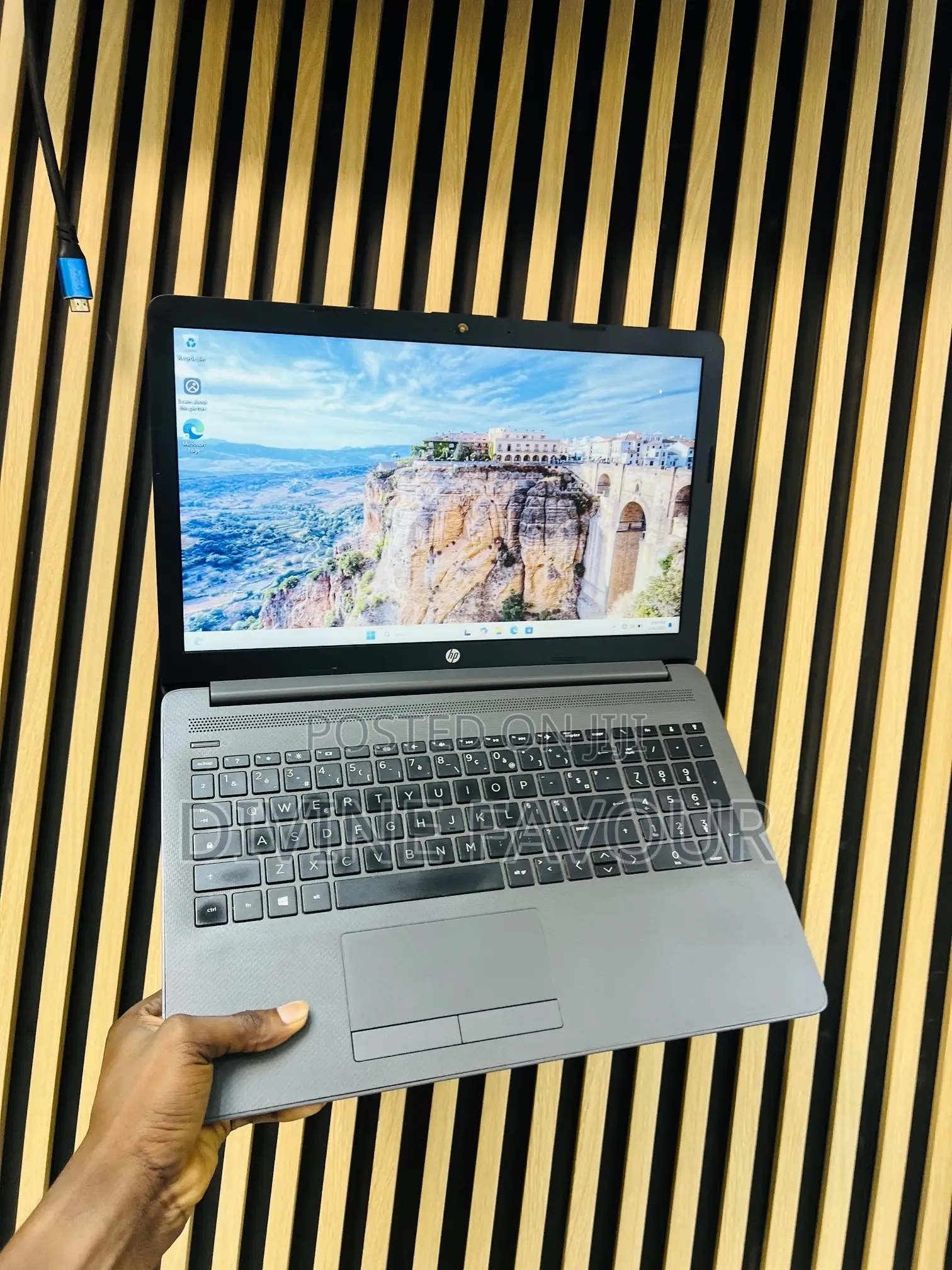 Laptop HP 255 G8 8GB AMD Ryzen HDD 1T