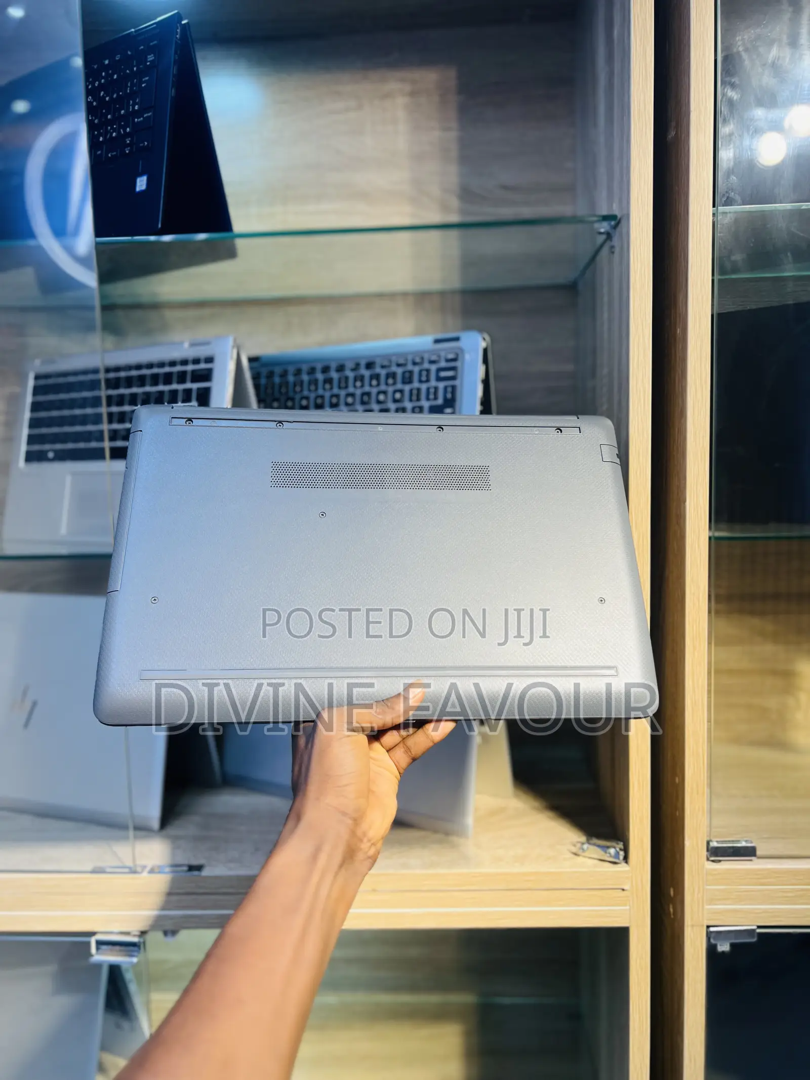 Laptop HP 255 G8 8GB AMD Ryzen HDD 1T