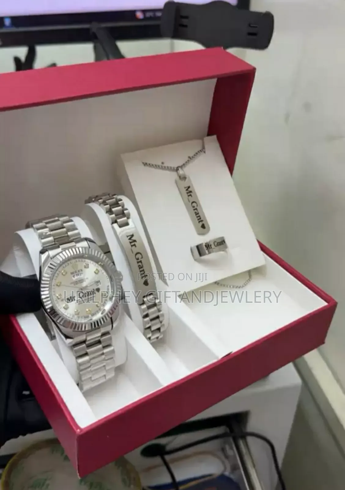 Exquisite Customized Jewelry Set