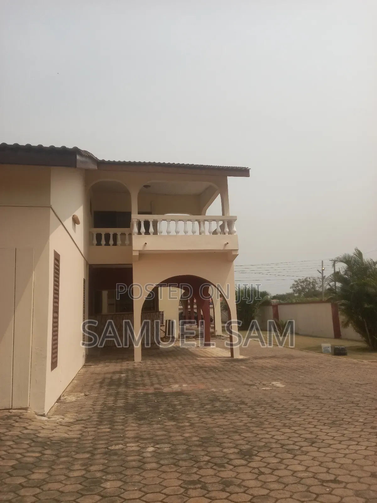 Furnished 8bdrm House in Tema Community 10 for rent