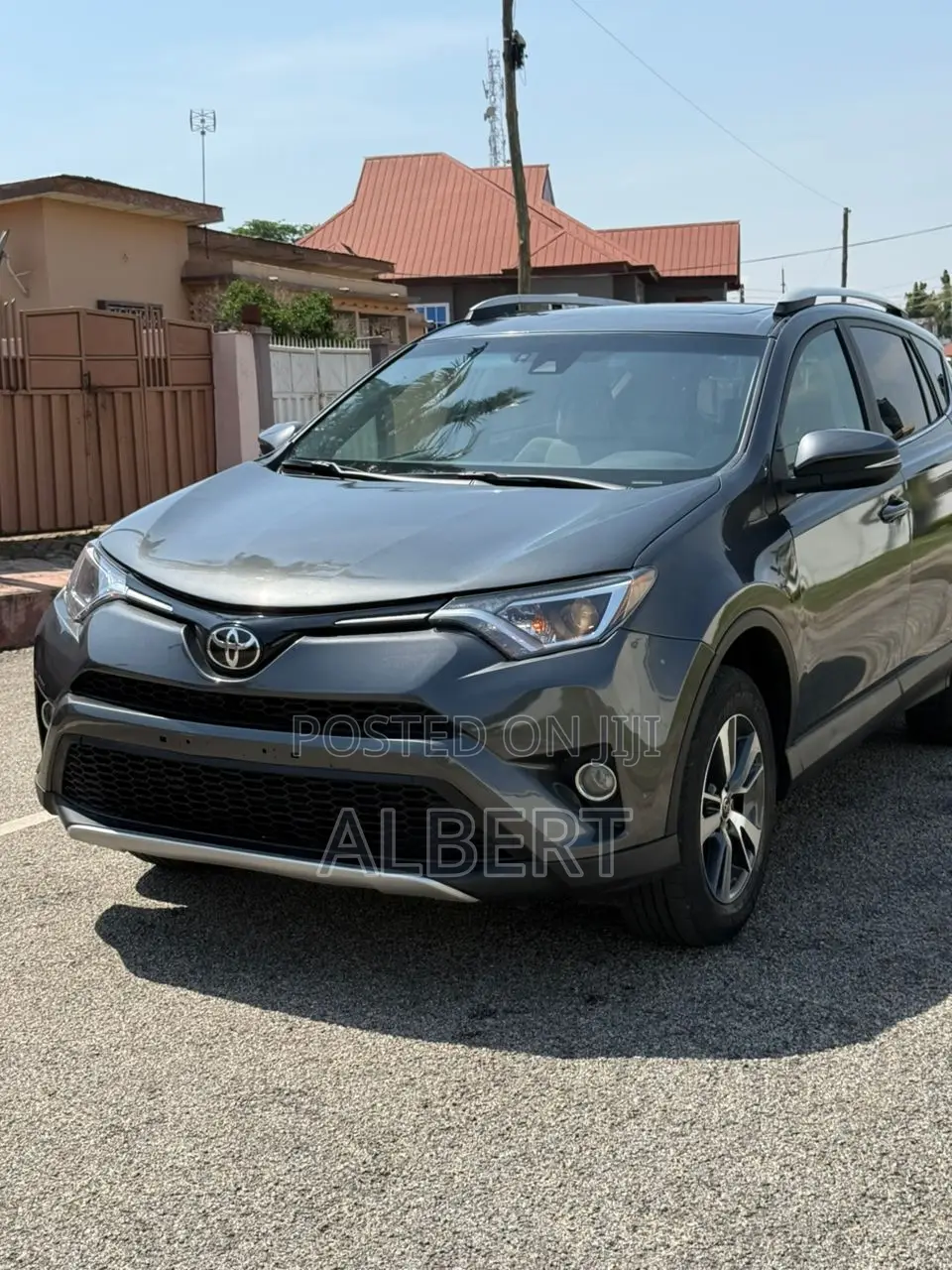 Toyota RAV4 XLE 4dr SUV AWD (2.5L 4cyl 6A) 2018 Gray