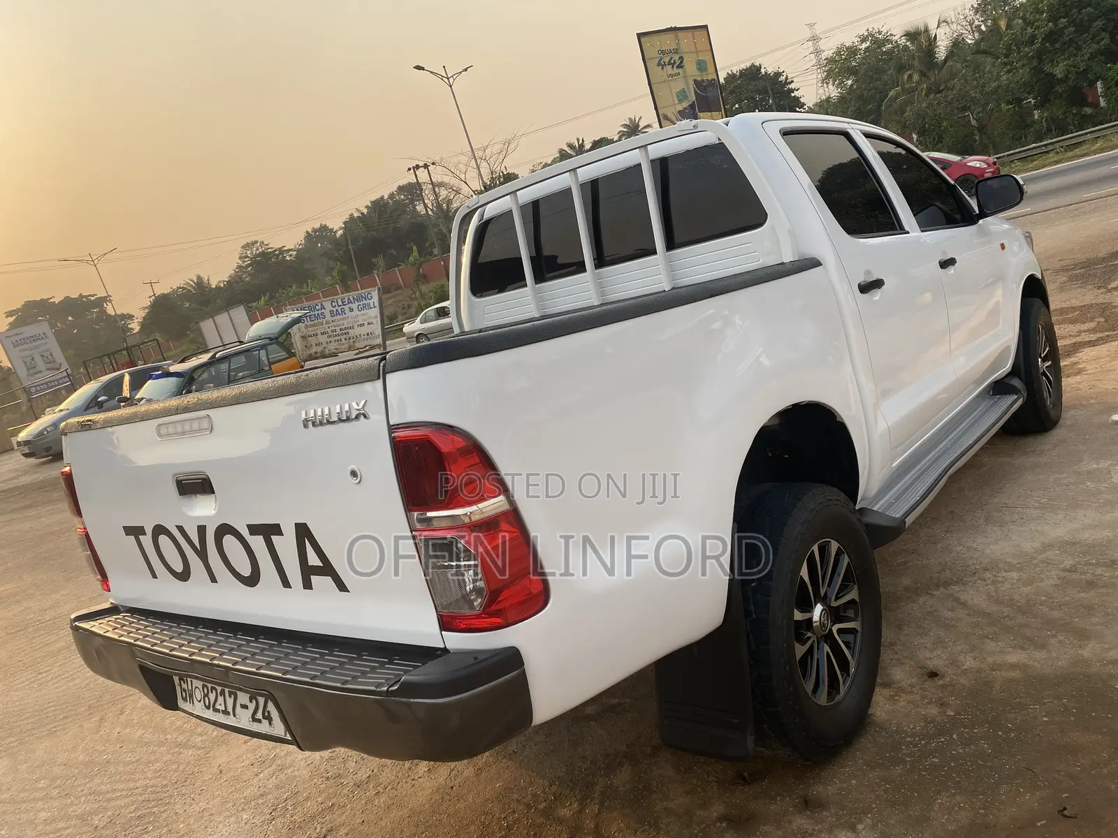 Toyota Hilux 2.5 D-4D 4X4 SRX 2010 White