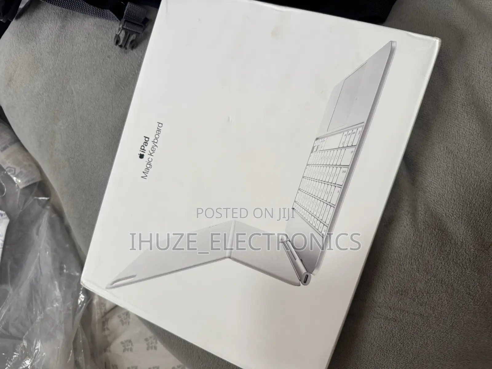 Magic Keyboard for iPad Pro 13‐Inch (M4/M5) - White Color