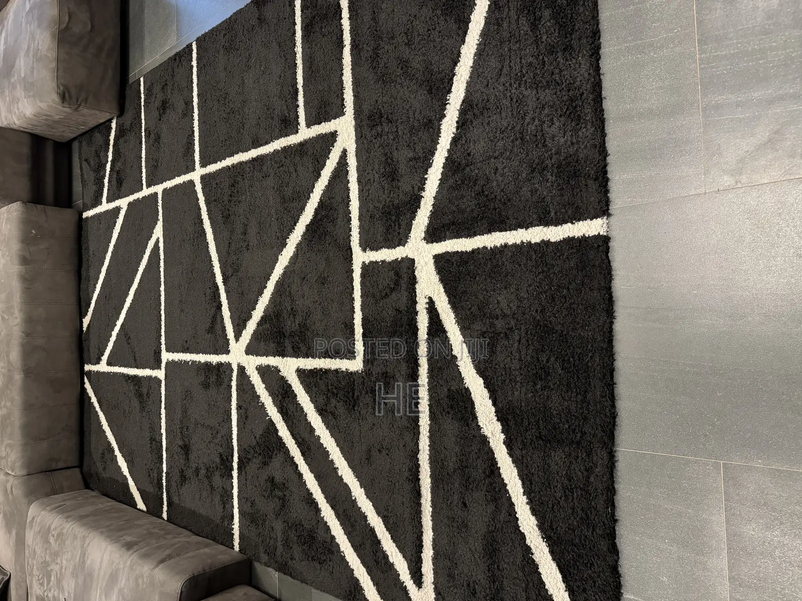 Black/Beige Rug(240 X 340 Cm)