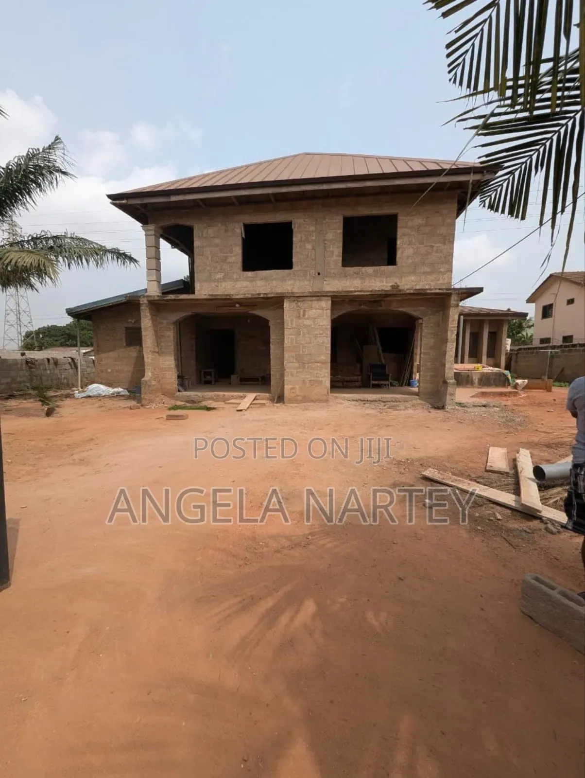 7bdrm House in Adenta for sale